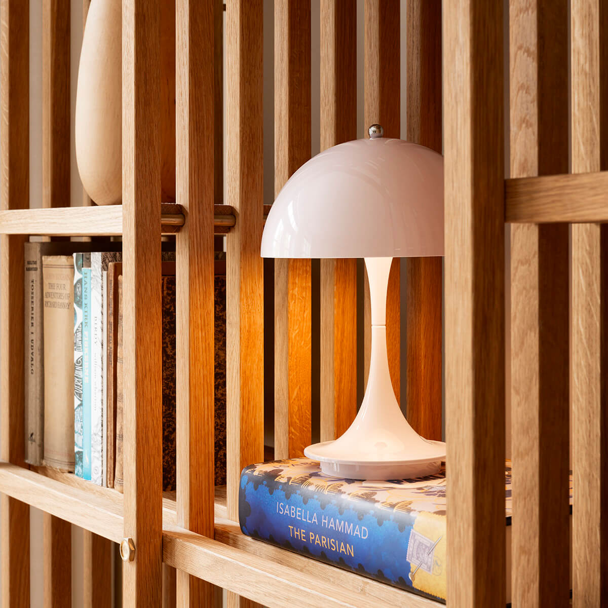 Louis Poulsen Panthella 160 Portable V2 LED Akkuleuchte, Acryl opalweiß – Design by Verner Panton