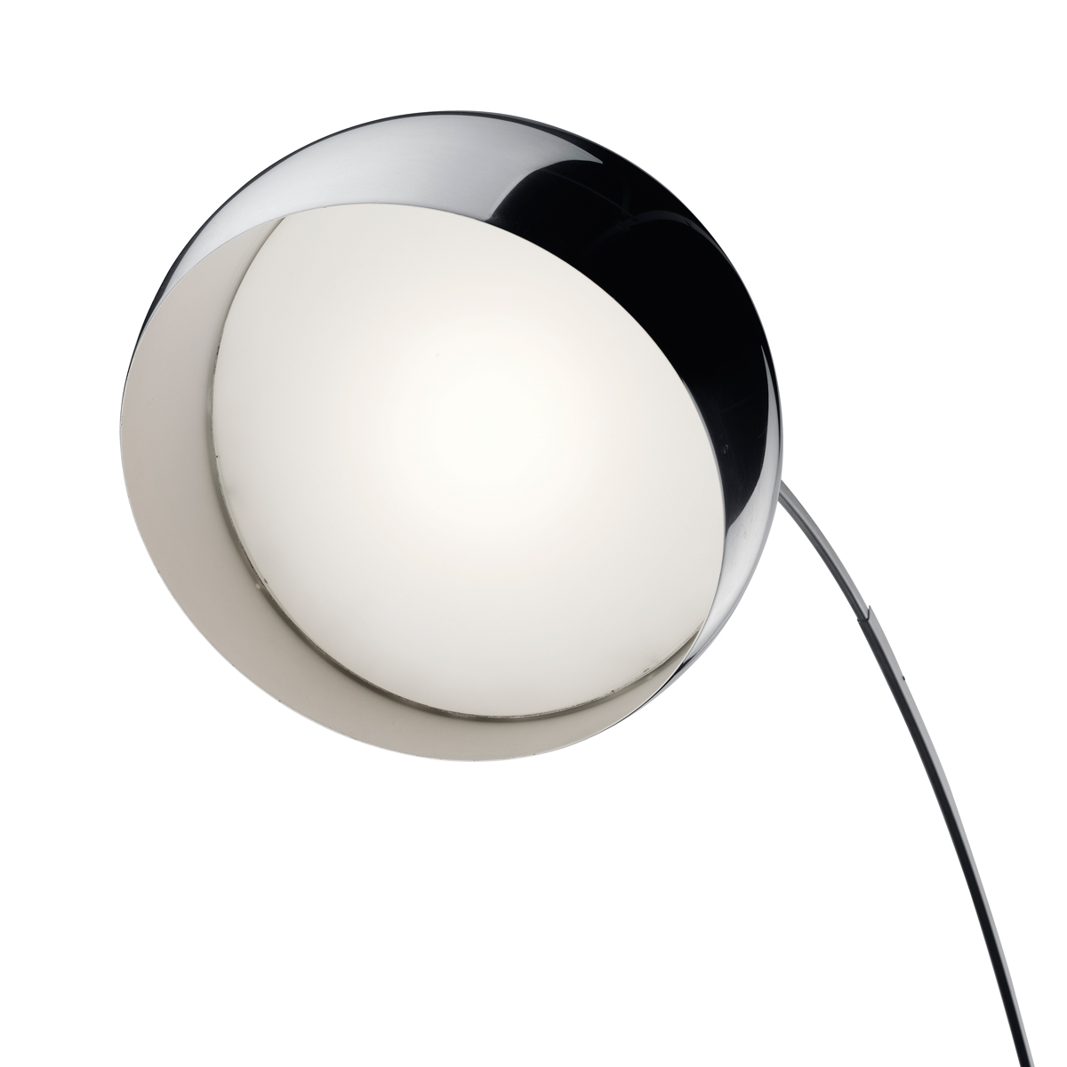 Flos Arco LED Bogenleuchte, Edelstahl, Sockel: Marmor, Leuchtenkopf aus poliertem Aluminium (©Piero Fasanotto)