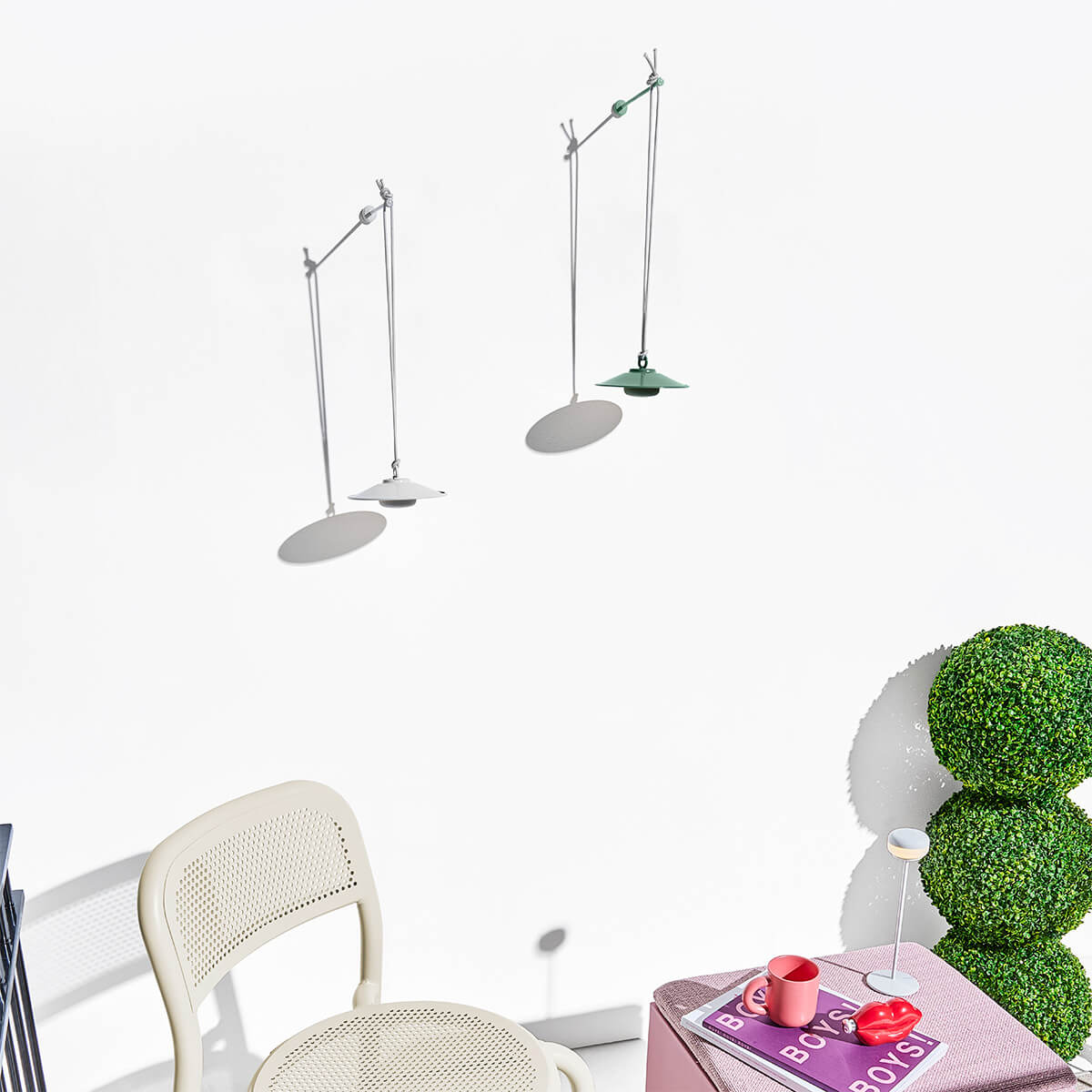 Fatboy Chap-O LED Akku-Pendelleuchte, Desert glänzend (sandfarben) und Sage glänzend (salbeigrün)