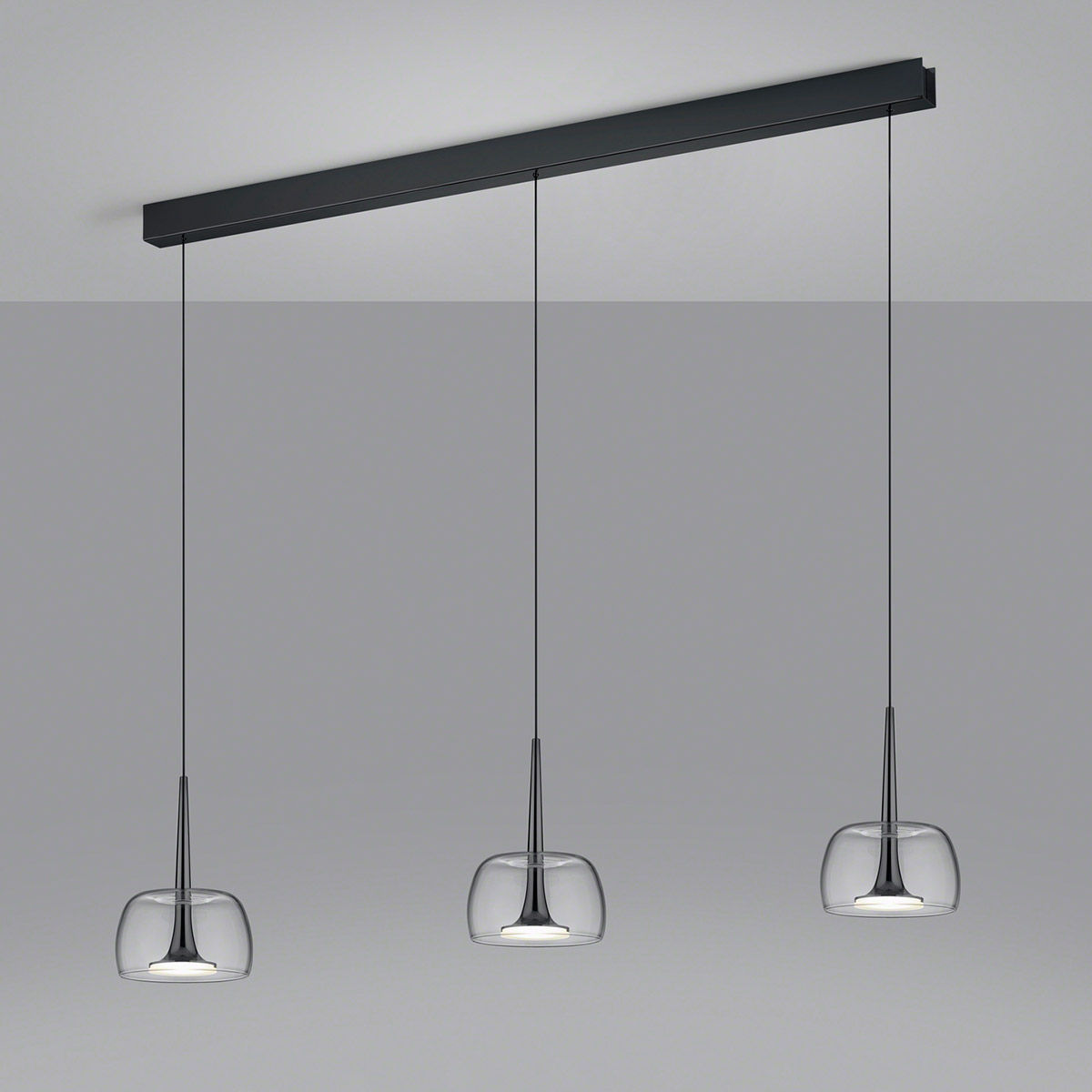 Helestra Flute LED Pendelleuchte, 3-flg., schwarzchrom, Glasschirme: klar