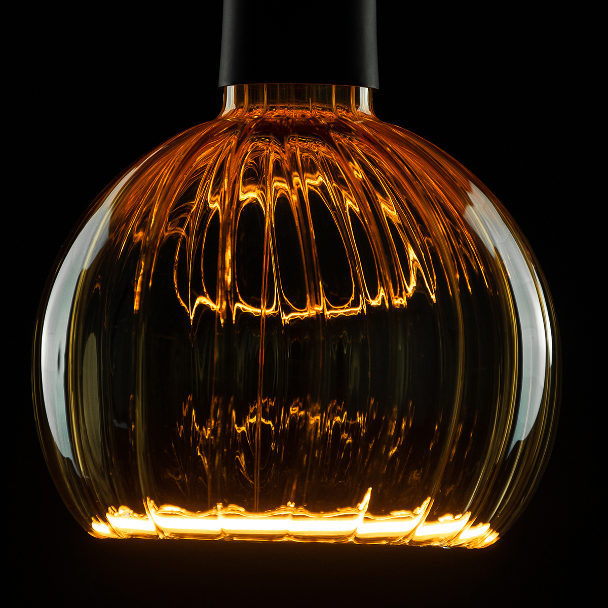 Segula LED Floating Globe 150 straight Gold E27, 4 W, 2200 K, dimmbar, Ø: 15 cm