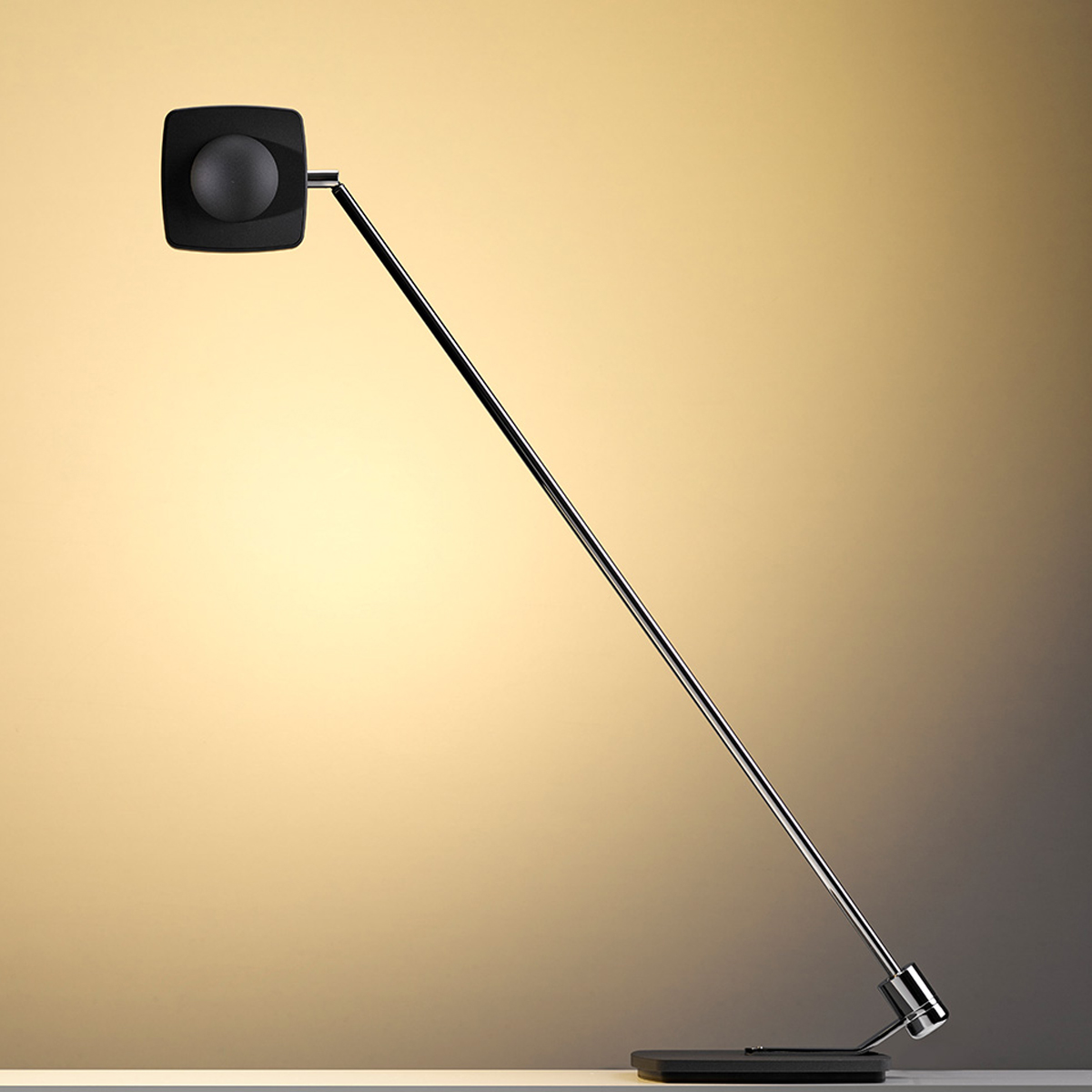 Oligo Kelveen LED Tischleuchte, schwarz matt
