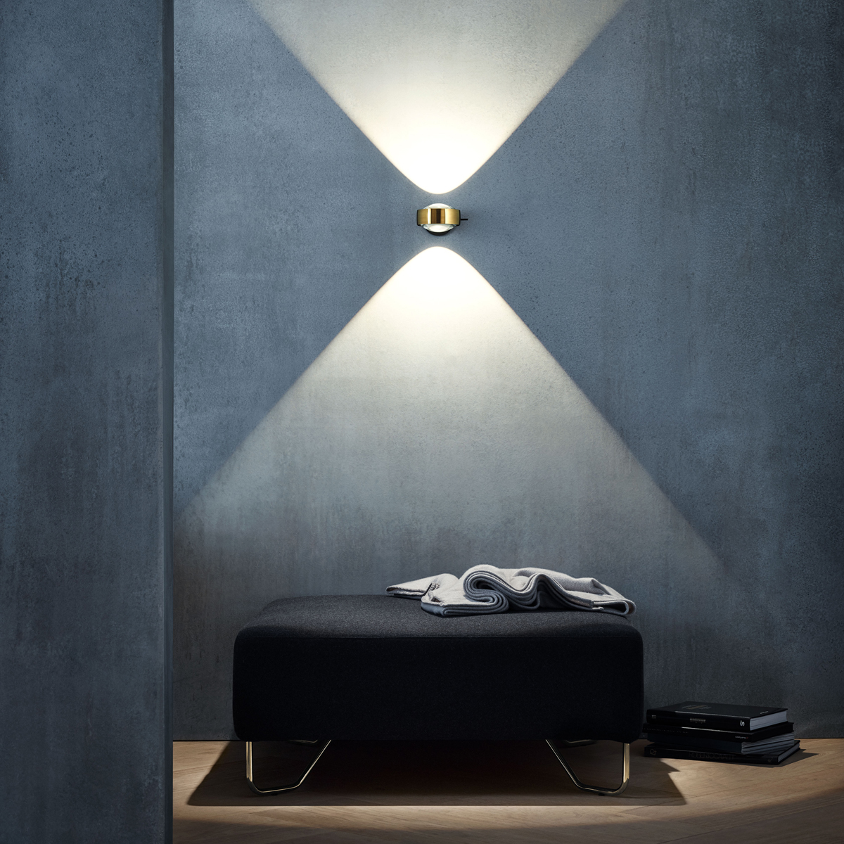 Occhio Sento D verticale up LED Wandleuchte, Bronze / schwarz matt