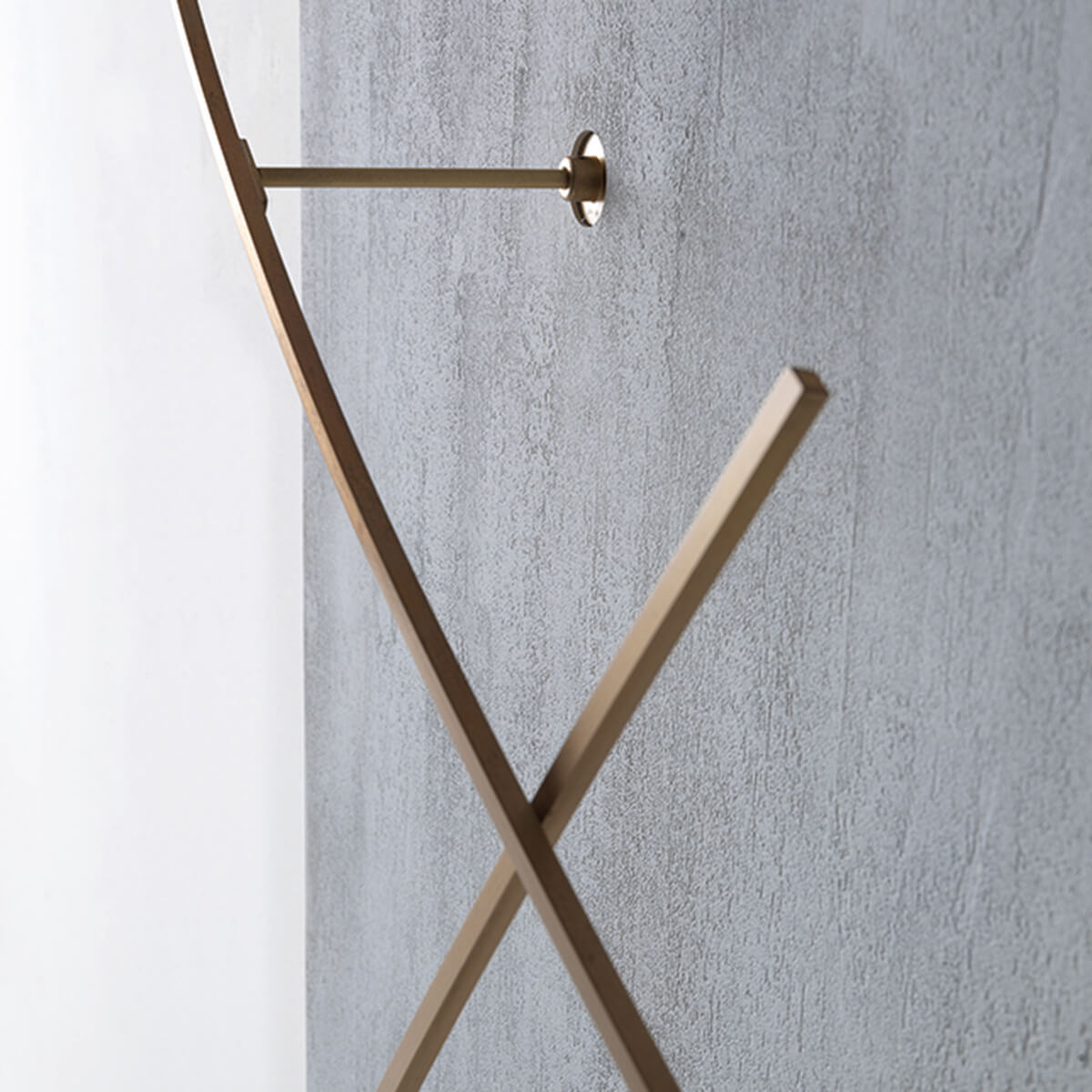 Icone Albatros LED Wandleuchte, weiß / Messing satiniert