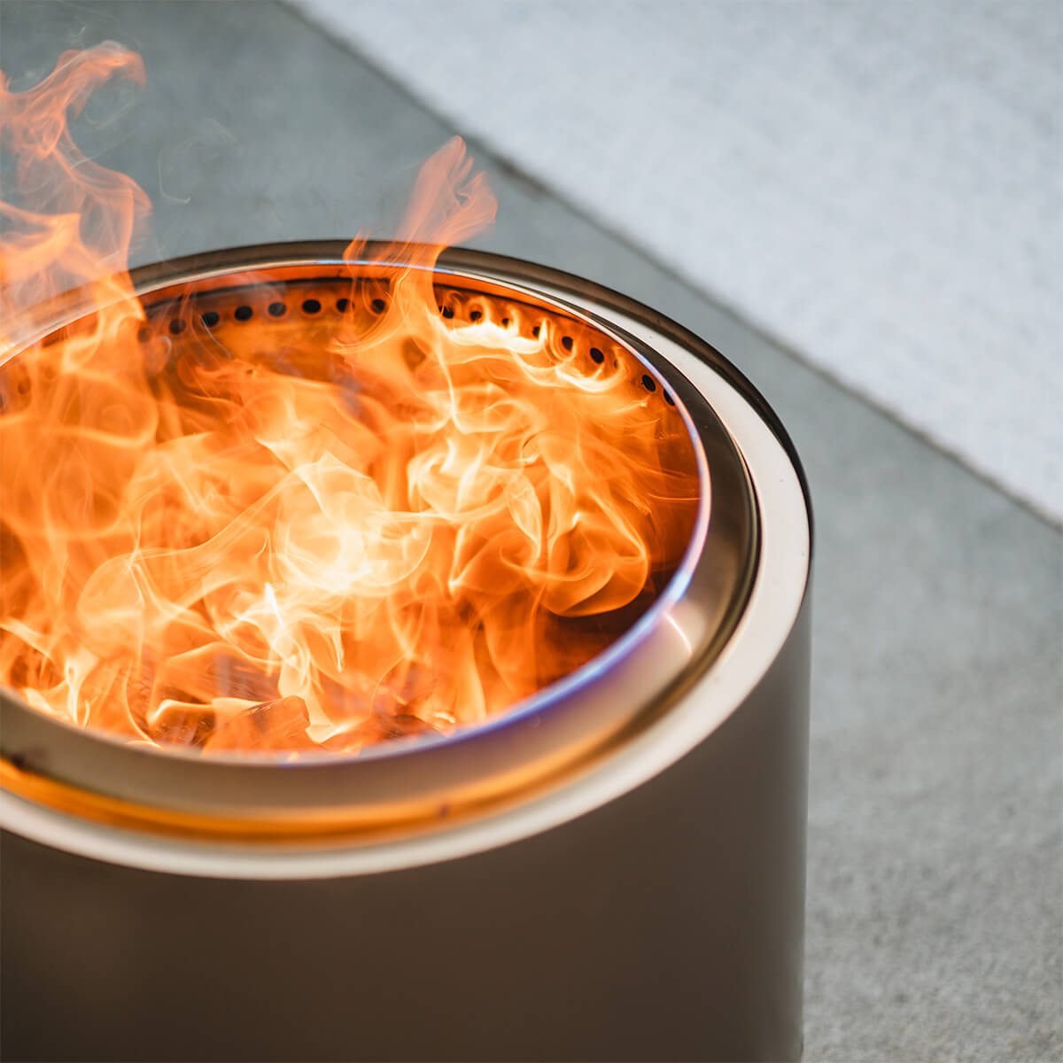 Solo Stove Bonfire 2.0 Feuerschale mit Standfuß, Ash (anthrazit)