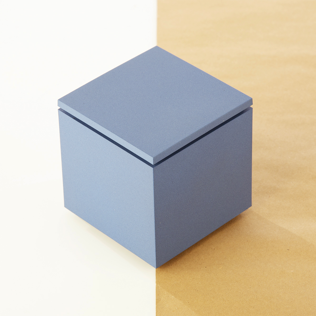 Cini & Nils Cuboluce wireless LED Akkuleuchte, denim seidenmatt (©Leuchtenland.com)