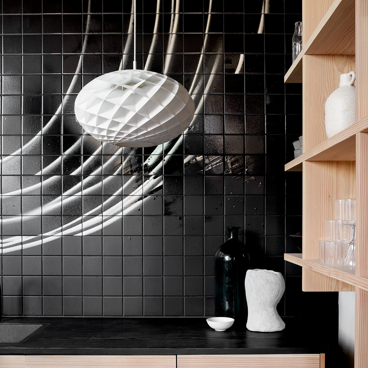 Louis Poulsen Patera Oval LED Pendelleuchte, weiß matt (ausgeschaltet)