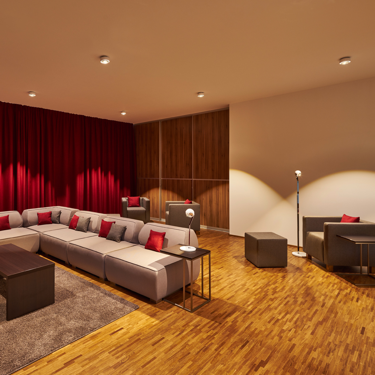 Occhio io 3d tavolo C Tischleuchte, weiß glänzend, pads und body Chrom