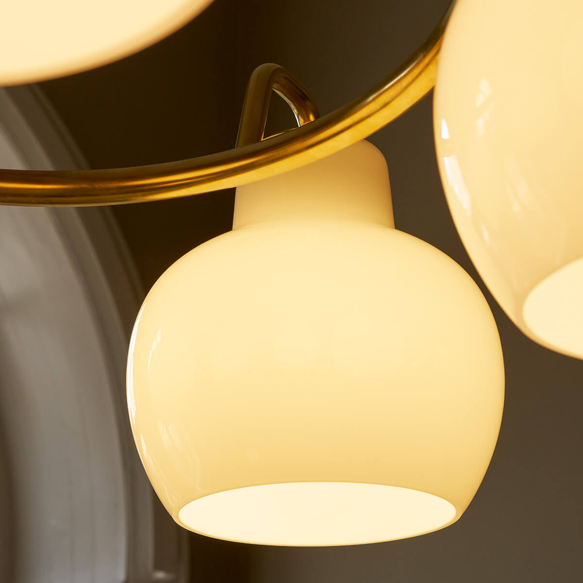 Louis Poulsen VL Ring Crown 3-5-7 Pendelleuchte, 5-flg., Messing / Opalglas