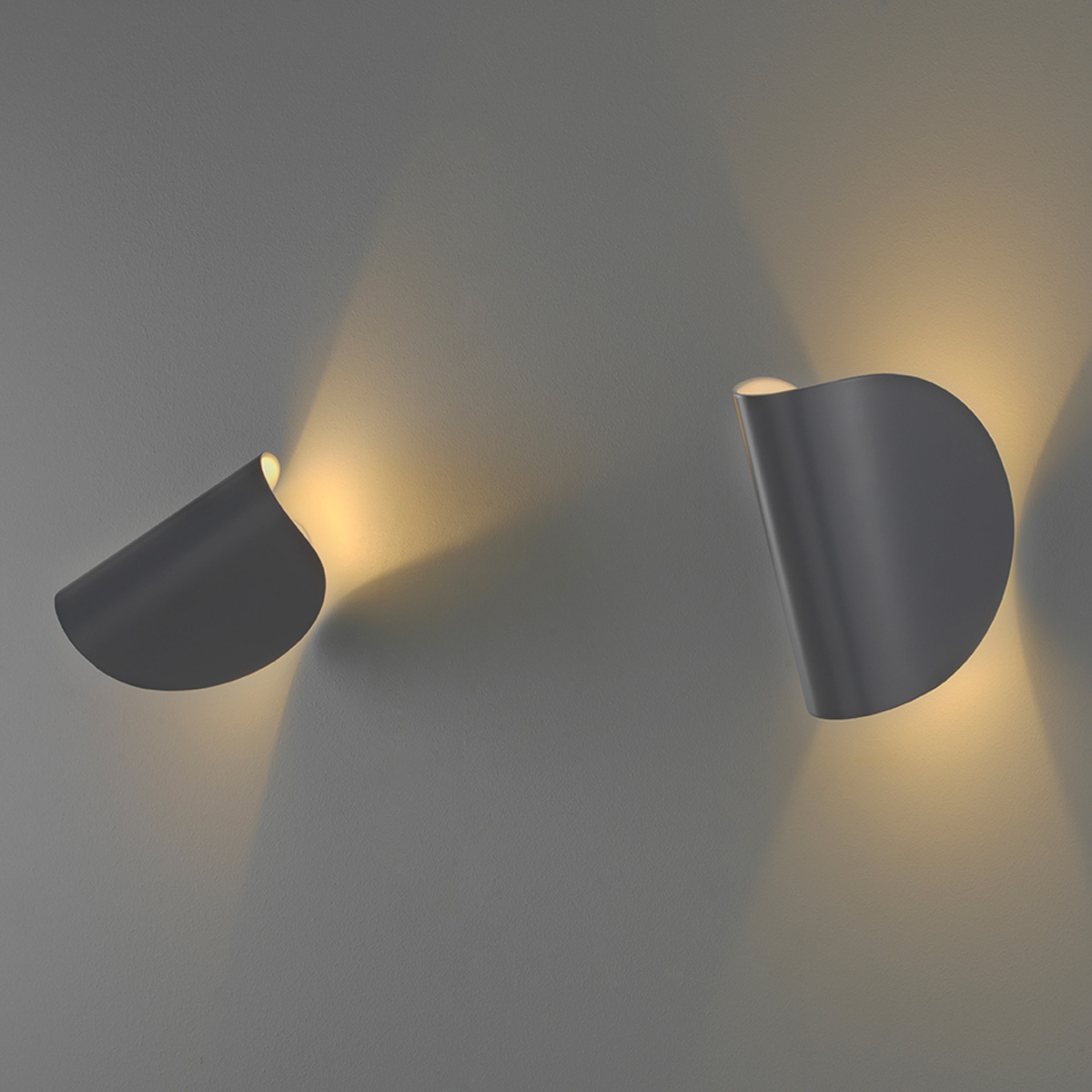 Fontana Arte Io LED Wandleuchte, dunkelgrau
