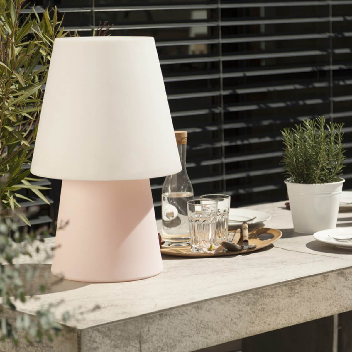 8 seasons design No. 1 LED Solar-Tischleuchte, rosa