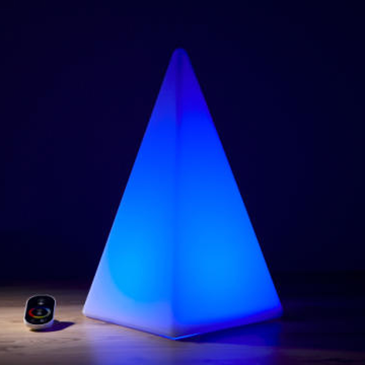 Epstein-Design Pyramide RGB LED Akkuleuchte, Höhe: 36 cm, weiß, mit Funkfernbedienung (inbegriffen), blaues Licht
