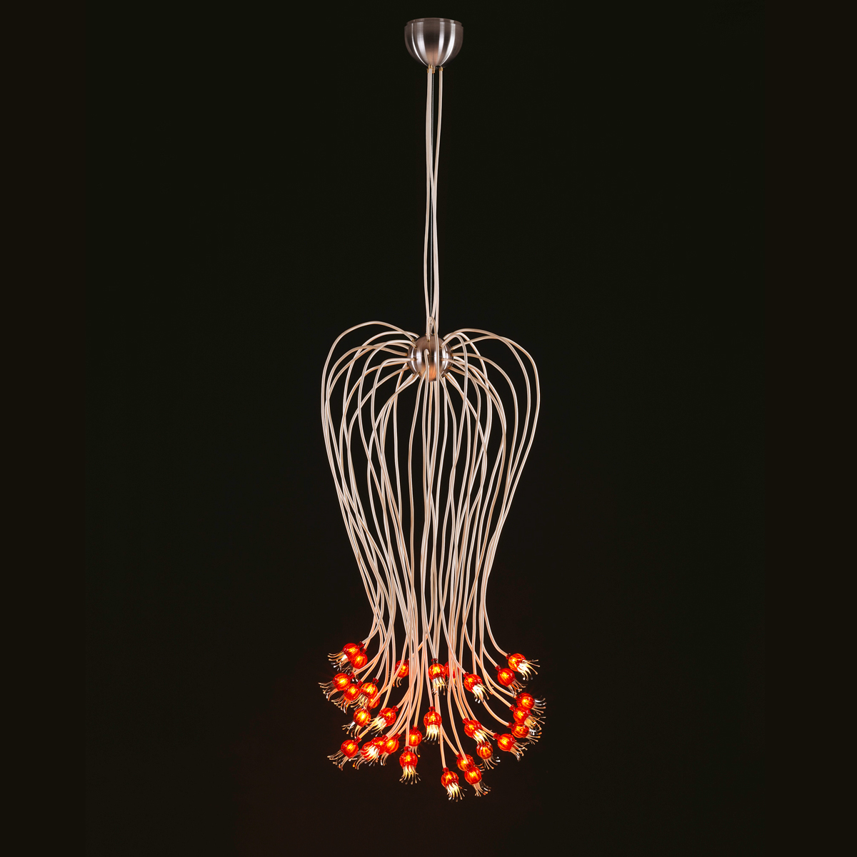 Serien.lighting Poppy Suspension Pendelleuchte, Schirme: rubinrot, Arme: beige