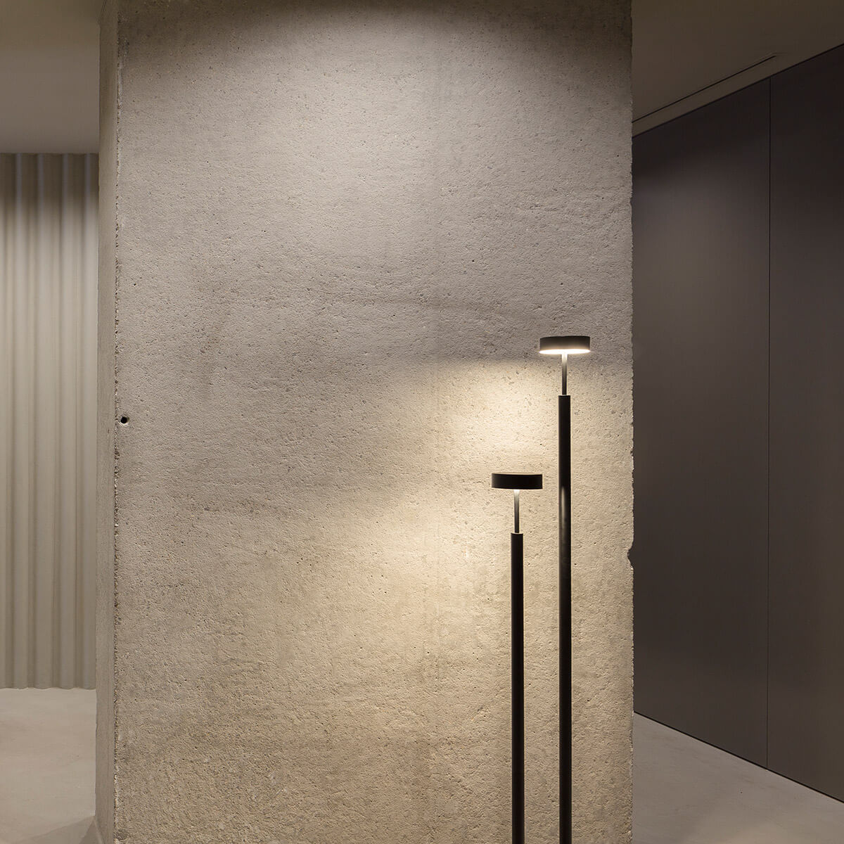 Milan Peak LED Stehleuchte, Höhe: 130 cm und 170 cm, schwarz matt