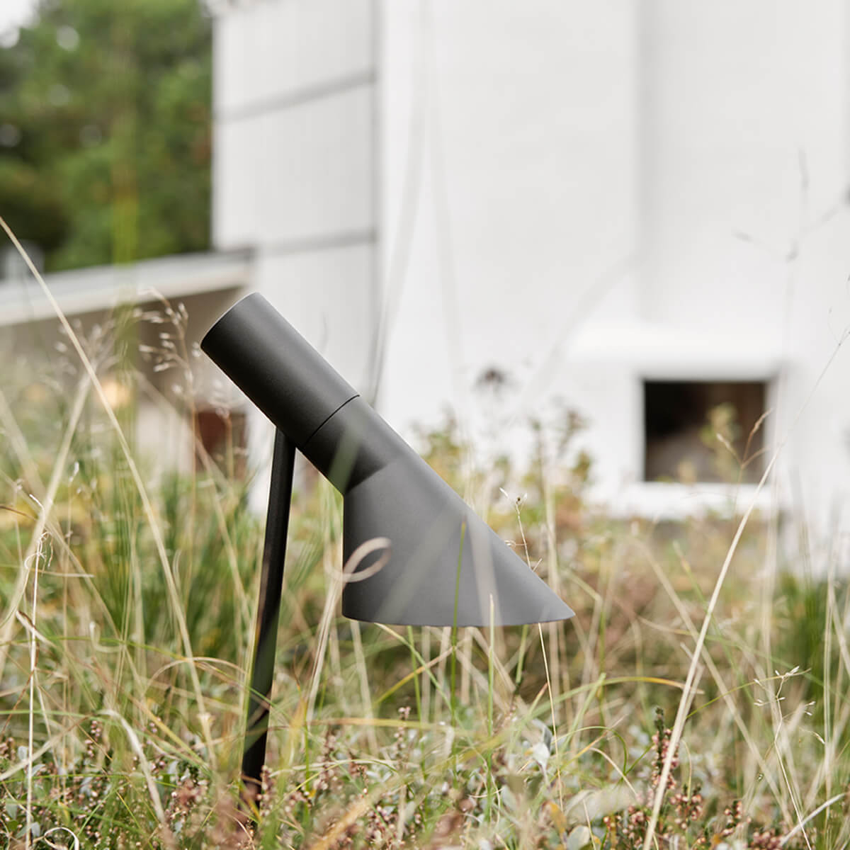 Louis Poulsen AJ Garden LED Pollerleuchte kurz, 3000 K, schwarz strukturiert