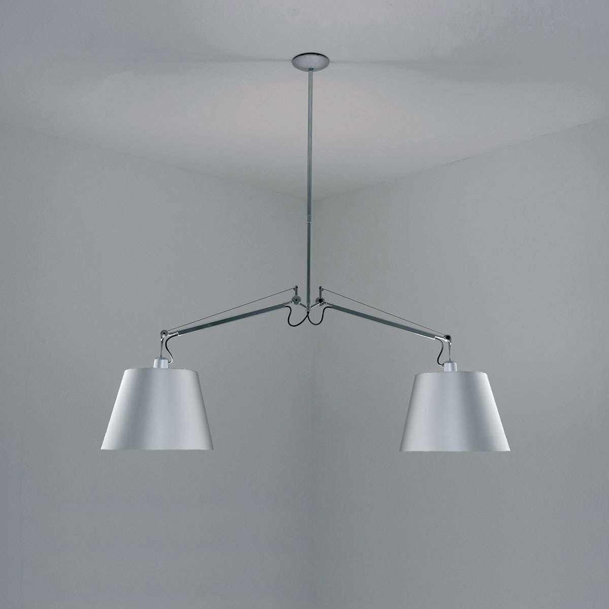 Artemide Tolomeo Sospensione Basculante Due Bracci, Seidensatin, Ø: 24 cm