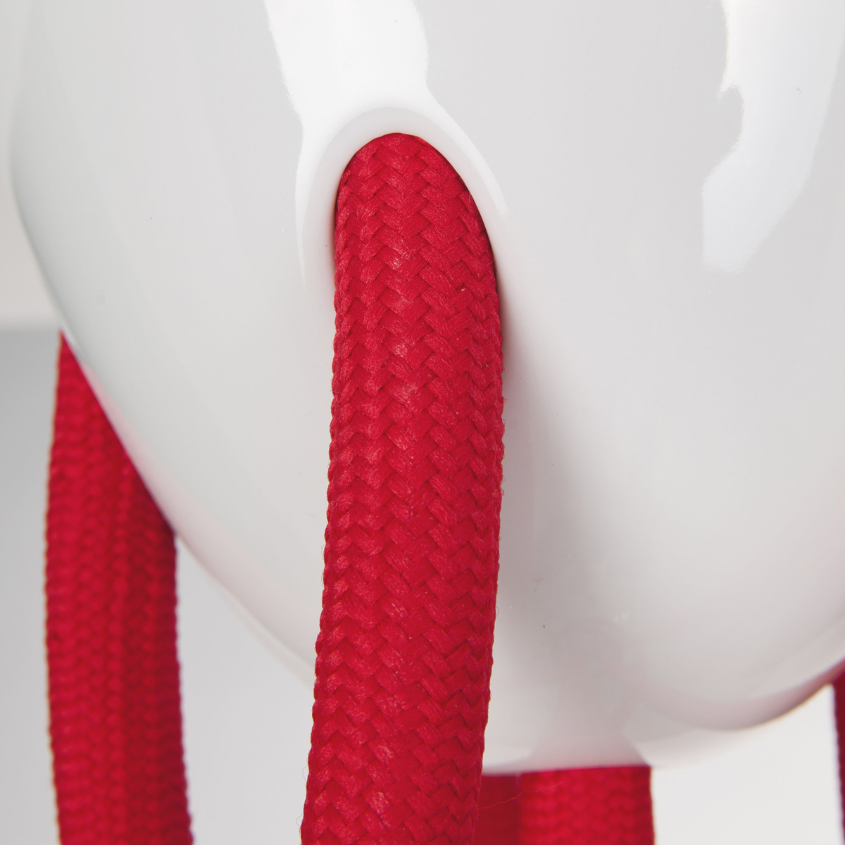 Less'n'more Athene LED Pendel - / Deckenleuchte, 6-flg., Textilkabel: rot, Porzellanbaldachin, Detail