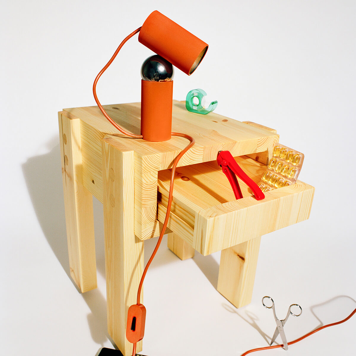 Flos Bilboquet Tischleuchte, Tomato (rot) (©Leonardo Scotti)