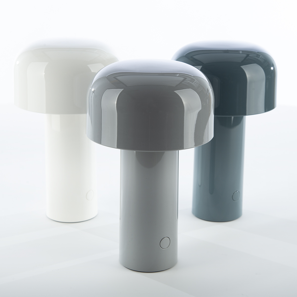 Flos Bellhop Battery LED Akkuleuchte, weiß, grau und grablau glänzend (©Leuchtenland.com)