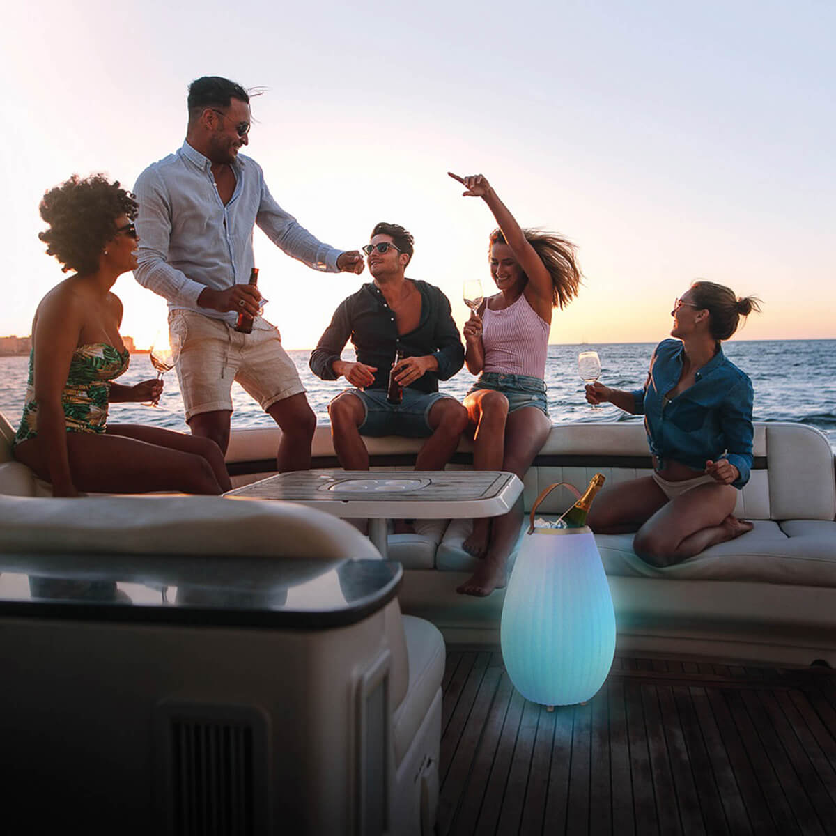 Joouls The Joouly LED Akkuleuchte, Bluetooth Lautsprecher & Weinkühler