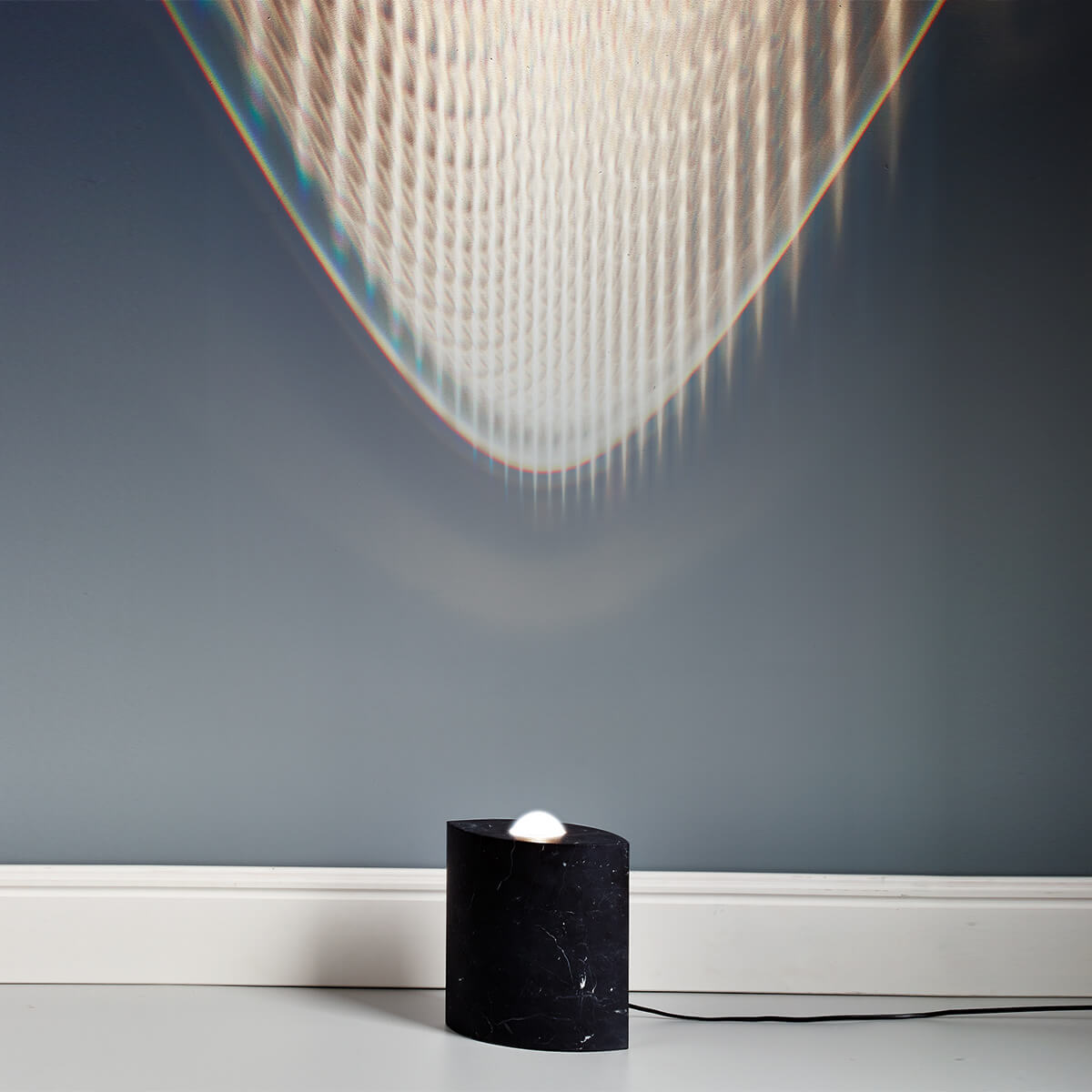 Tecnolumen Egyptian Eye LED Bodenleuchte, Marmor schwarz matt