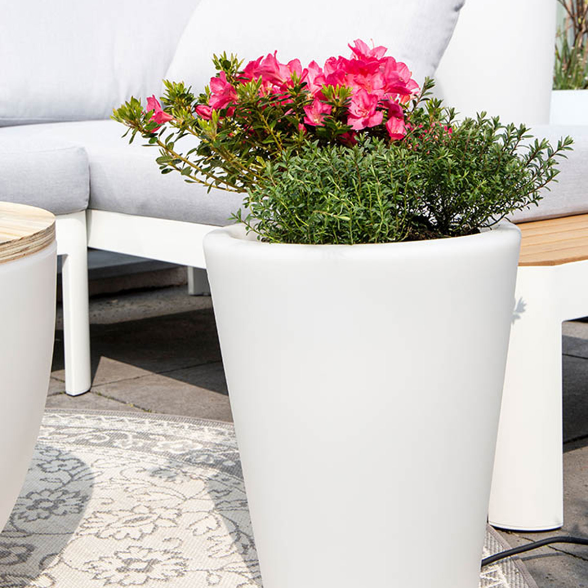 8 seasons design Shining Classic Pot S Pflanztopf / Dekoleuchte, weiß