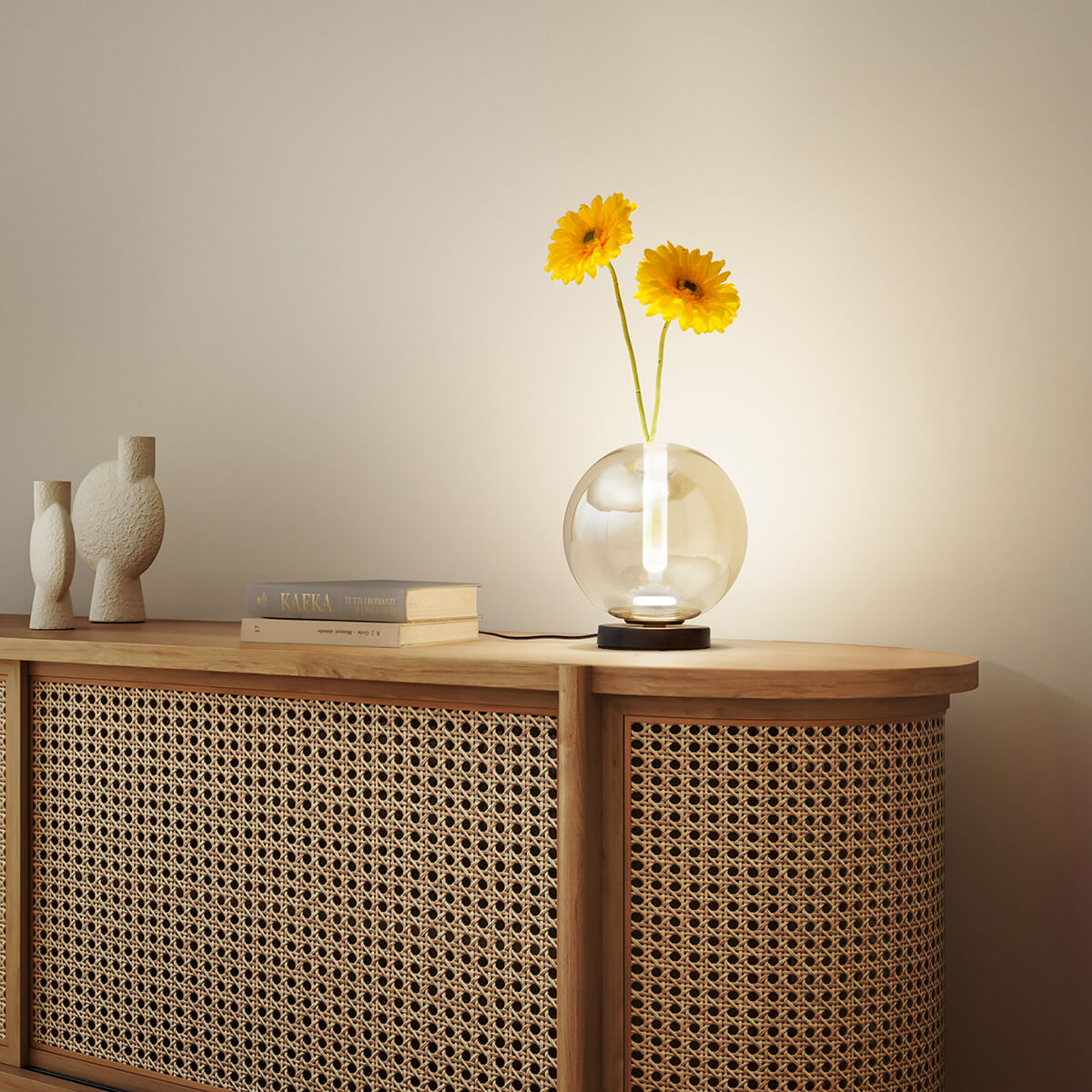 Wengen LED Tischleuchte & Vase