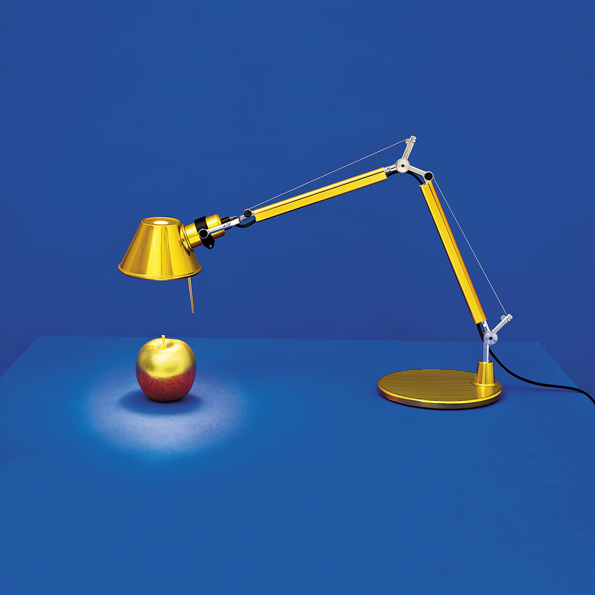Artemide Tolomeo Micro Tavolo, golden