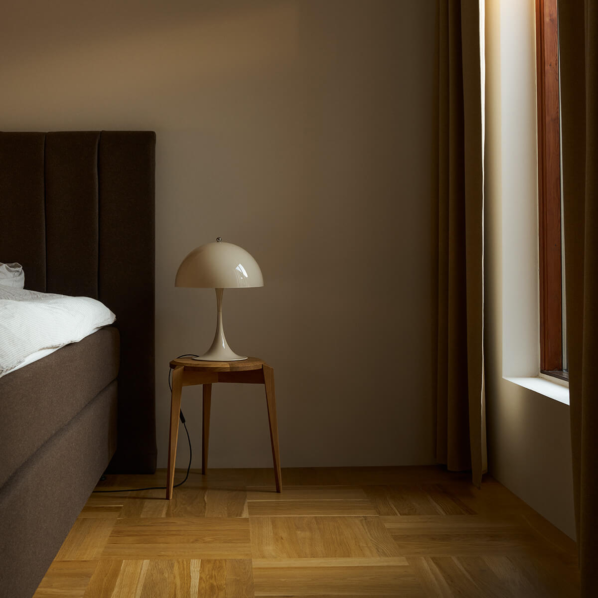 Panthella 320 Tischleuchte