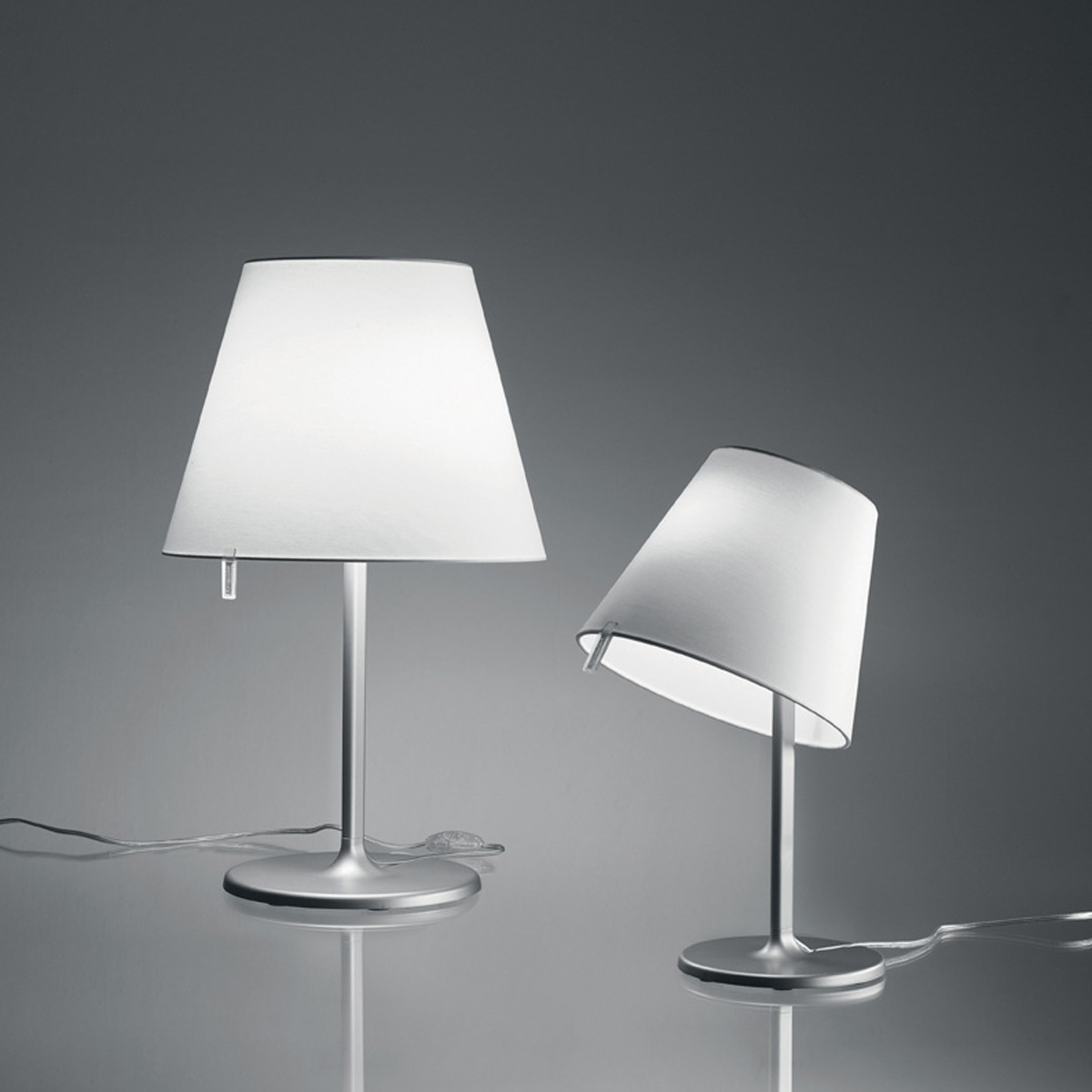 Artemide Melampo Tavolo, aluminiumgrau, und Artemide Melampo Notte, aluminiumgrau