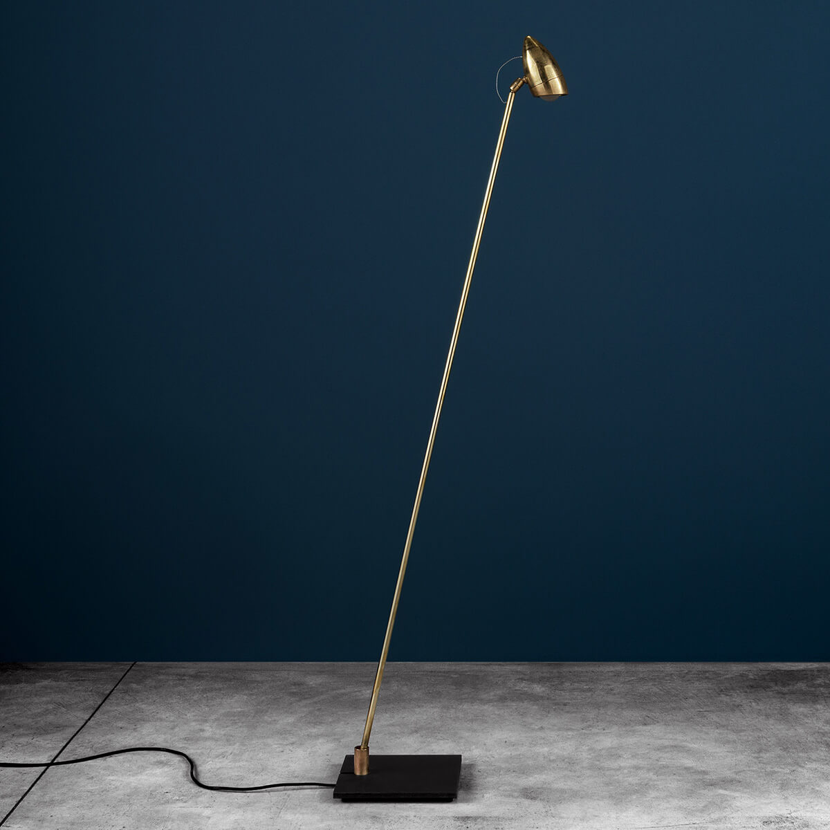 Catellani & Smith CicloItalia F LED Stehleuchte, Messing, Fuß: schwarz (ausgeschaltet) (Foto: Nava-Rapacchietta)
