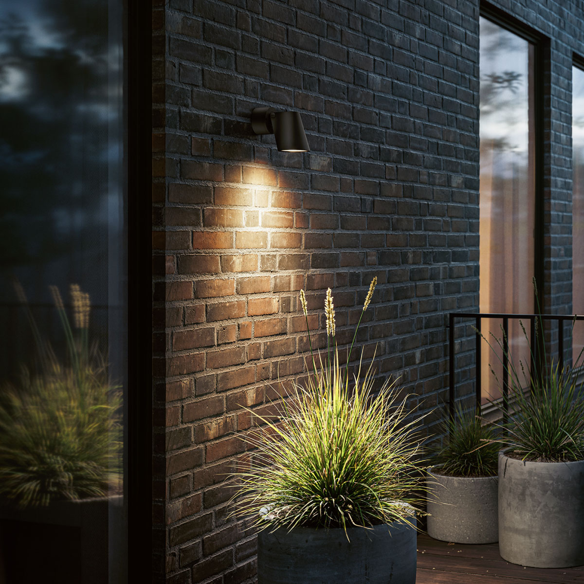 155-ip44-de-stic-led-wandleuchte-91760-bl-schwarz-amb-1200x1200 IP44.de Stic LED Außenwand- / Decken- / Bodenleuchte, deep black (schwarz), die Abbildung zeigt die Leuchte an der Wand montiert