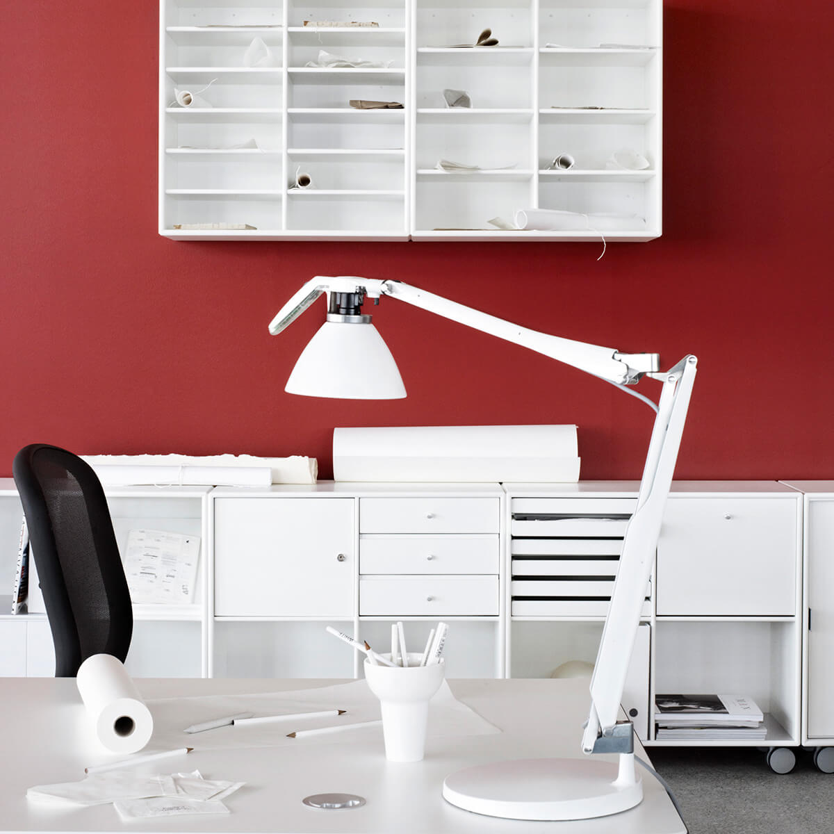 Luceplan Fortebraccio Tavolo mit Schalter, weiß