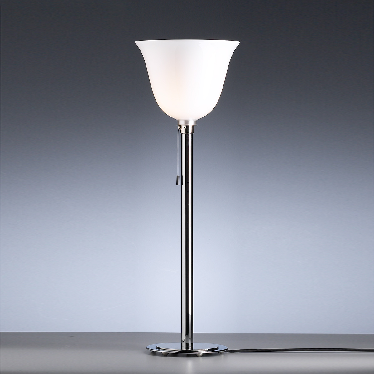 Tecnolumen Art Déco AD 30 Stehleuchte, Gestell: Chrom glänzend / Nickel, Glas: opalüberfangen Art Déco AD 30 Stehleuchte