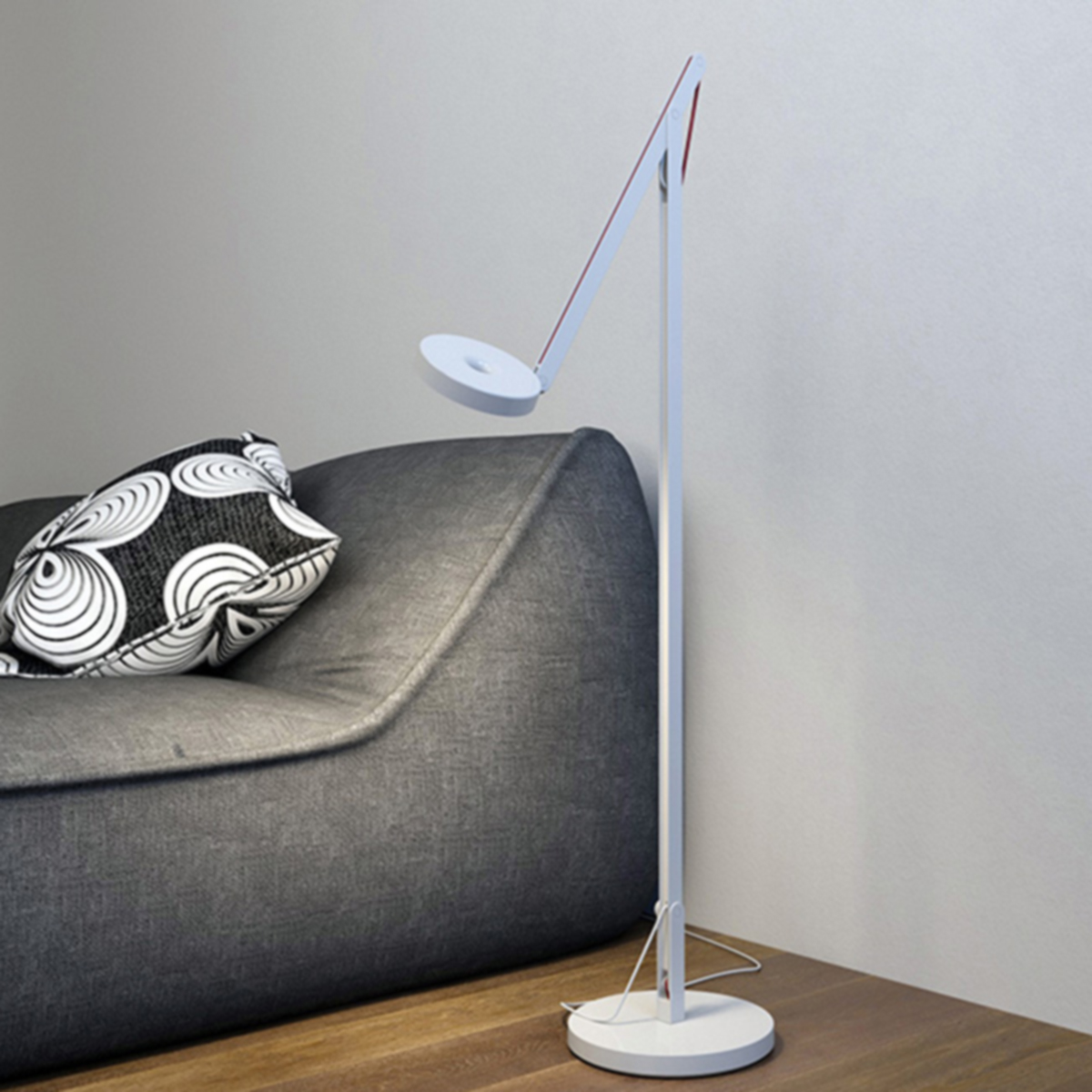 Rotaliana String F1 LED Stehleuchte, weiß matt, mit orangefarbenem Verstellband (nicht inkl. auf Anfrage erhältlich, die Leuchte wird mit einem silberfarbenem verstellband geliefert)