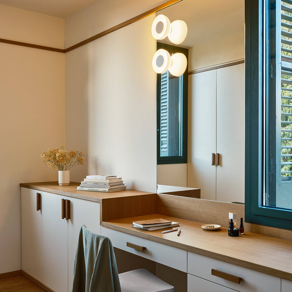 Marset Aura LED Wandleuchte, opalweiß