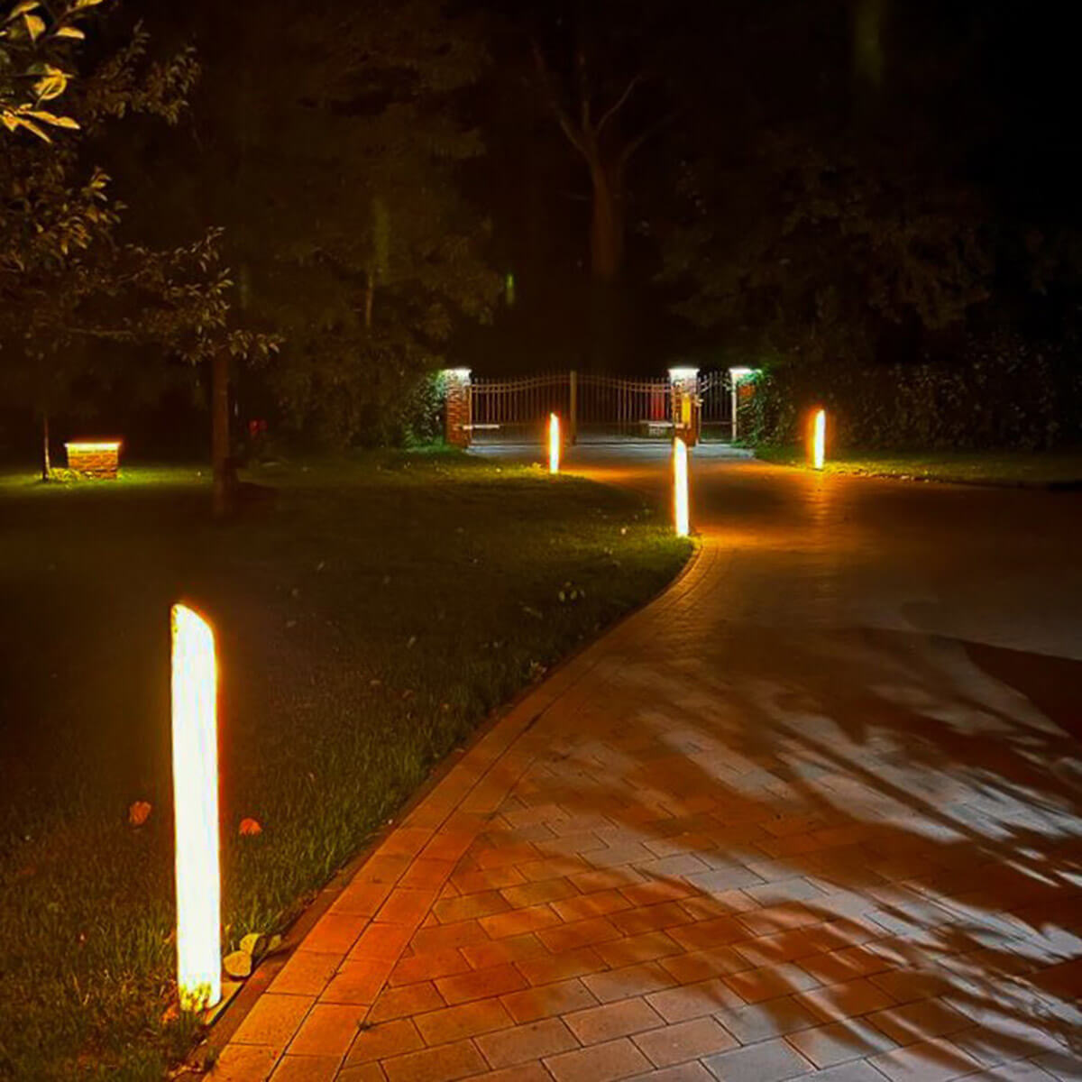 Epstein-Design Light Star RGBCCT-LED Stehleuchte / Lichtsäule mit ZigBee, weiß