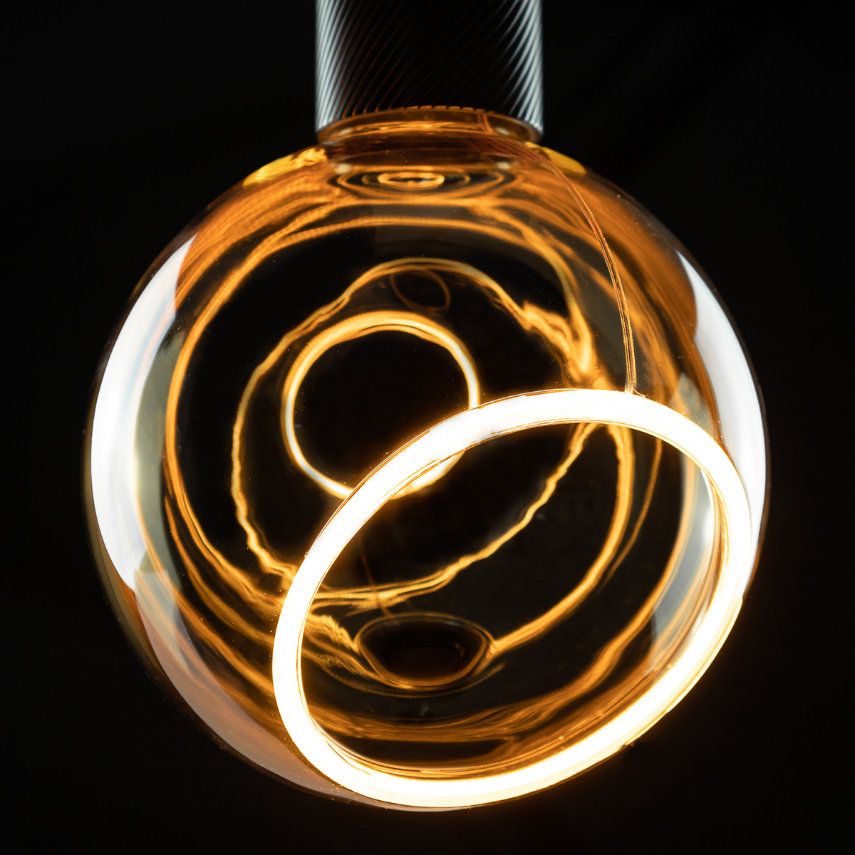 Segula LED Floating Globe 150 45° Gold E27, 4,5 W, 2200 K, dimmbar, Ø: 15 cm