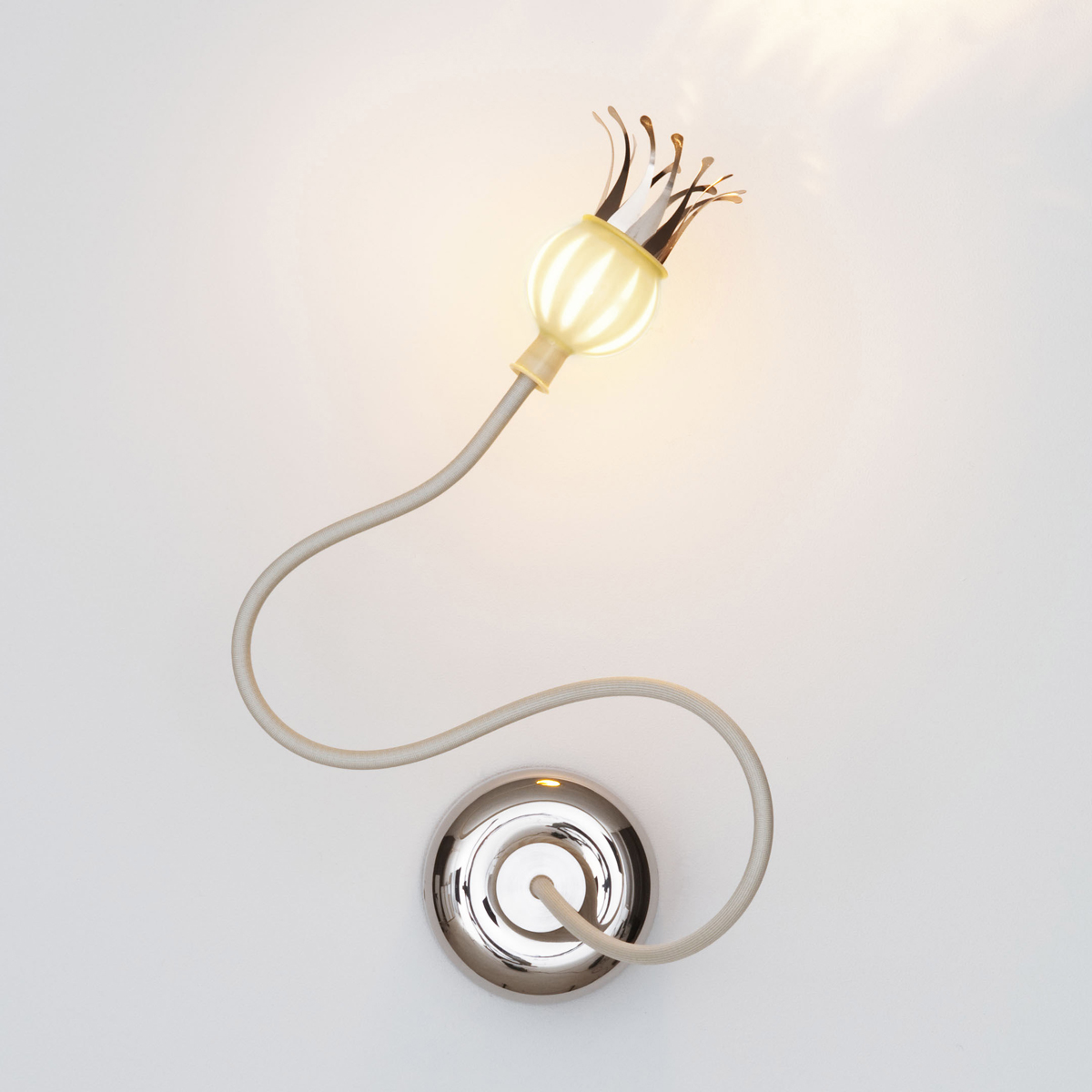 Serien.lighting Poppy Ceiling 1 Wand- / Deckenleuchte, Schirm: Keramik, Arm: beige