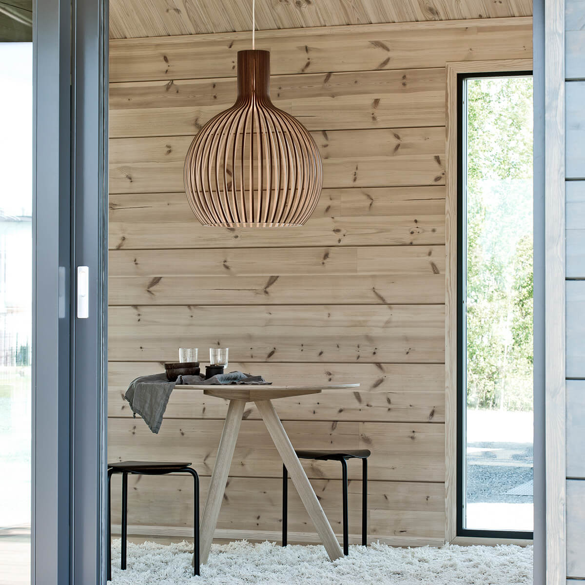Secto Design Octo 4240 Pendelleuchte, Walnussfurnier, Kabel: weiß