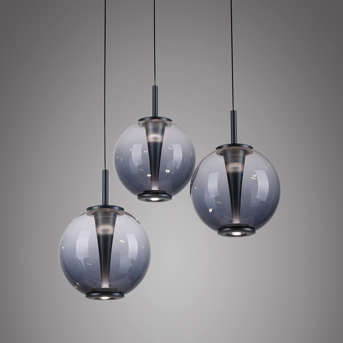 PURE E-Infinity Pendelleuchte mit e-LIFT und CCT