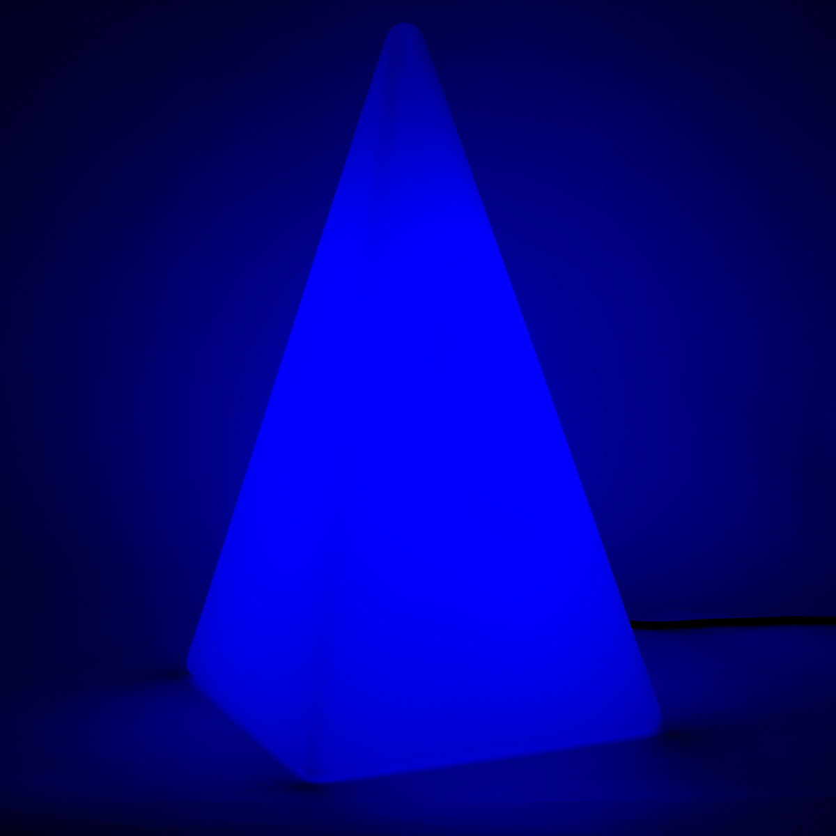 Epstein-Design Pyramide RGBCCT-LED Außenleuchte mit ZigBee, Höhe: 54 cm, weiß