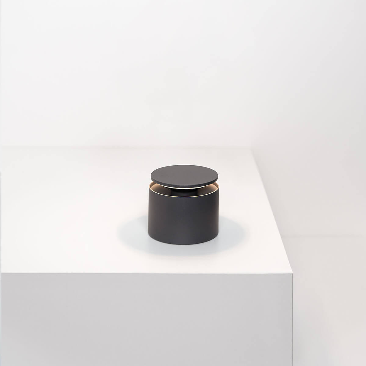 Zafferano AiLati Push-up Pro LED Akkuleuchte, dunkelgrau