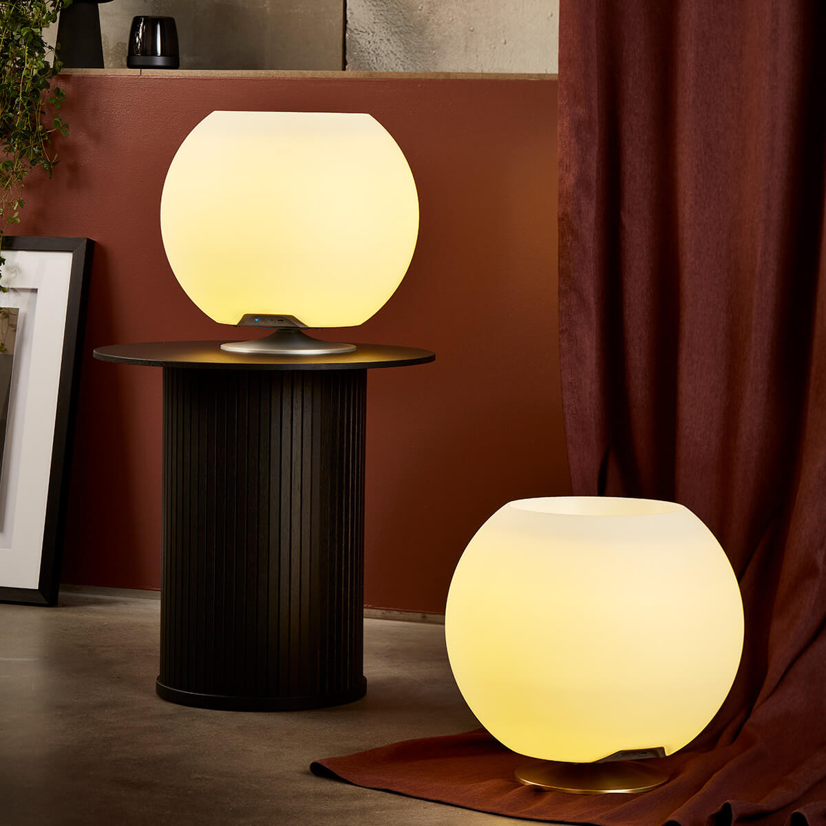 Kooduu Sphere LED Akkuleuchte, Bluetooth Lautsprecher & Weinkühler, Messing und Aluminium gebürstet