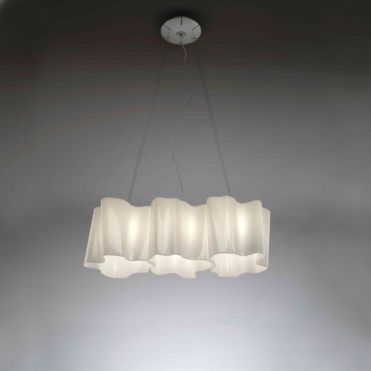 Artemide Logico Mini Sospensione, 3 in linea, Glas: milchig weiß