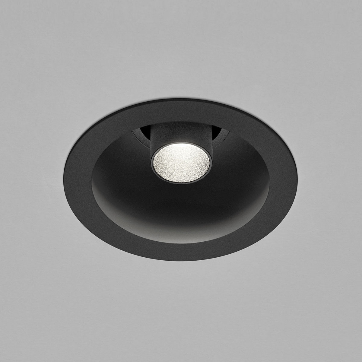 Helestra Run LED Deckeneinbaustrahler, 1-flg., schwarz, Spot: schwarz