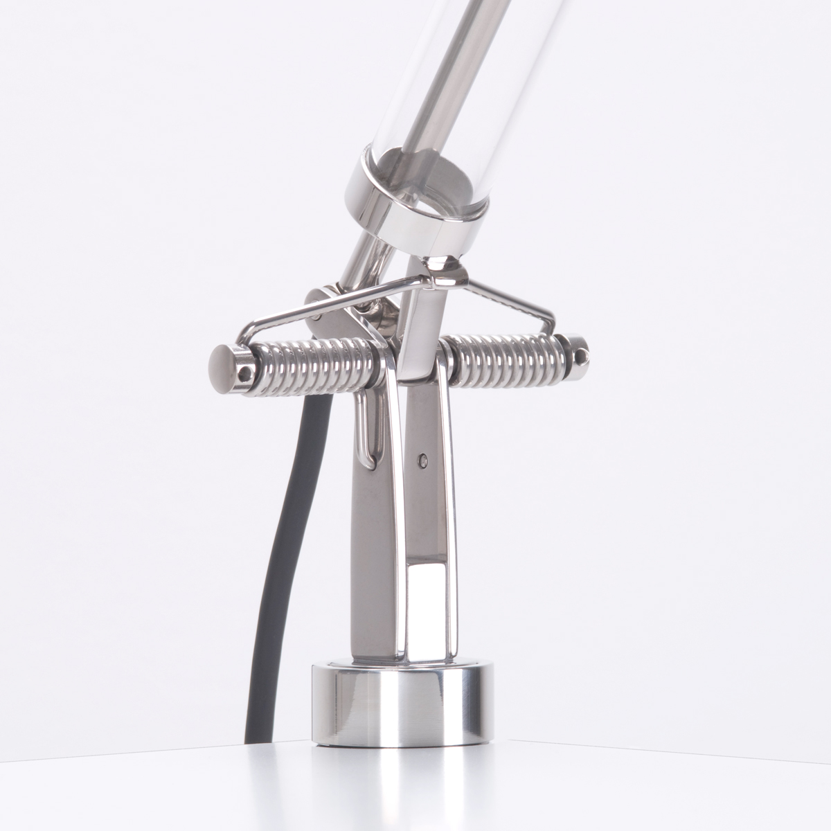 Serien.lighting Job Table LED Tischleuchte, Edelstahl poliert, mit Tischklemme