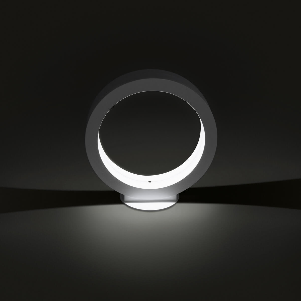 Cini & Nils Assolo Appoggio LED Tischleuchte, weiß