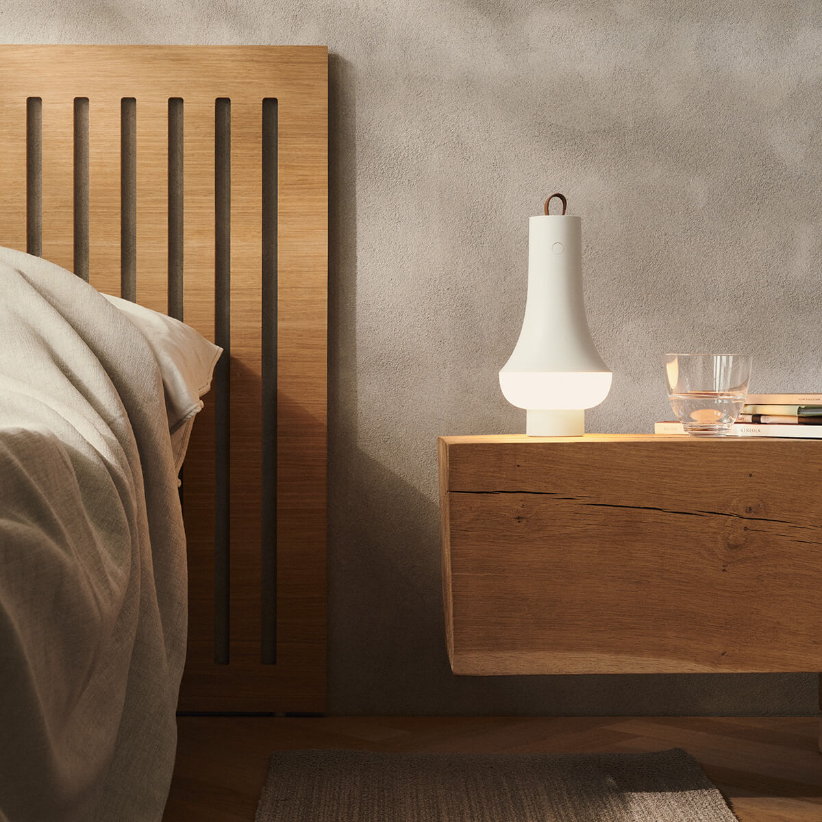 Louis Poulsen Tomoshi Portable LED Akkuleuchte, weiß matt