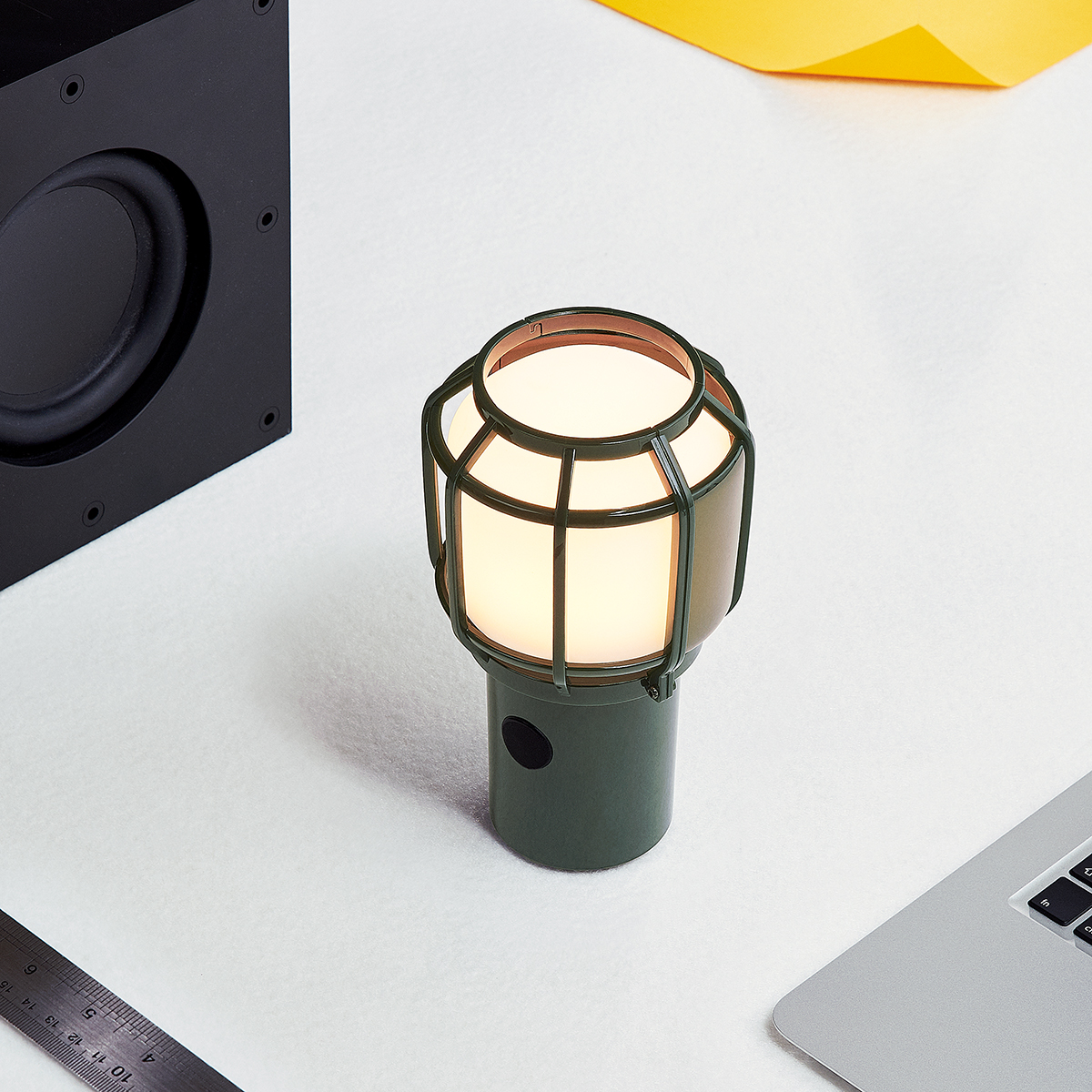 Marset Chispa LED Akkutisch- / Pendelleuchte, grün